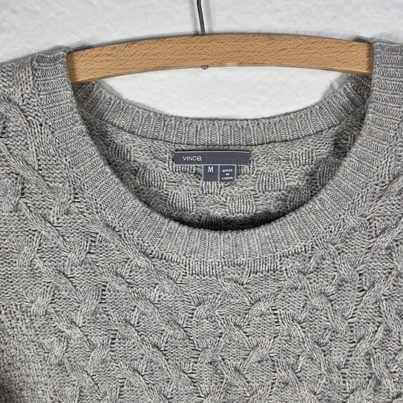 Vince Grey Colorblock Cable Knit Crewneck Sweater Size M Yak & Wool Blend - Picture 3 of 16